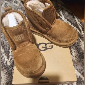 Uggs little kids size 10